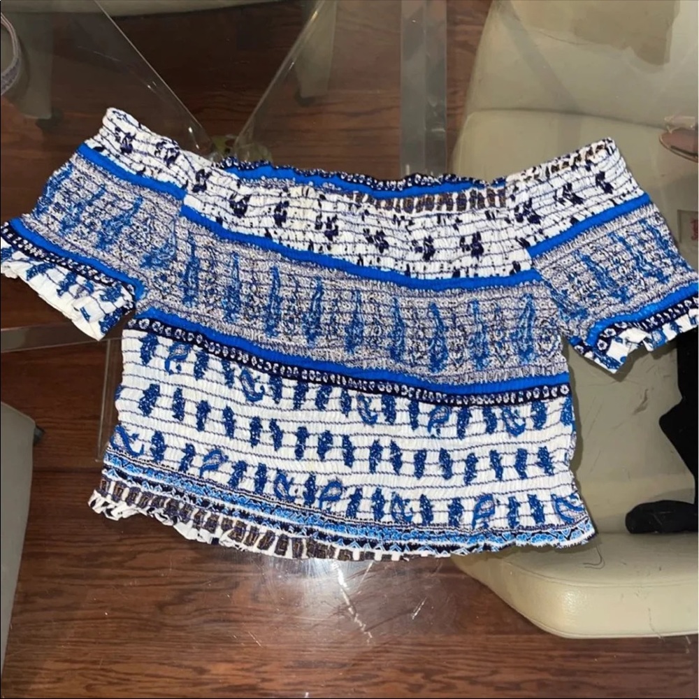 Free to Fly crop off shoukder top NWOT